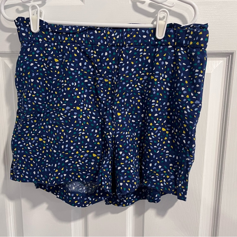 NWOT Banana Republic Shorts. Size Medium.